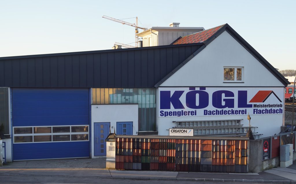 Foto vom Firmengebäude mit neuer Fassade aus 2023